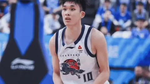 “赛季初风光无限争冠，今却无缘附加赛竞技场”